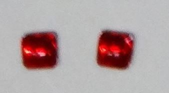 ART04360_R - 2 lenti per faro quadrate rosse - 2x2 mm - 1