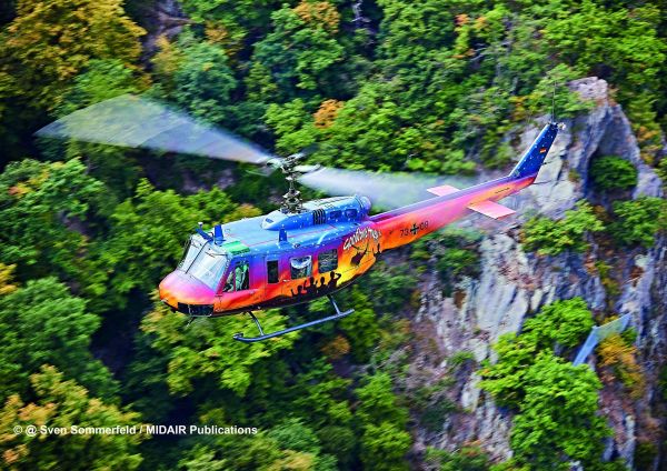 REV03867 - BELL UH-1D ADDIO HUEY elicottero da assemblare e dipingere - 1