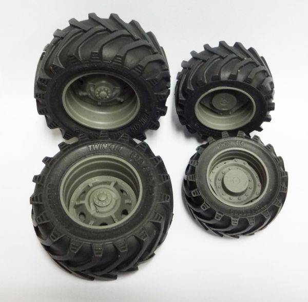 ART04274 - 4 Ruote Trelleborg - Anteriori 47x24mm - Posteriori 62x30mm - 1