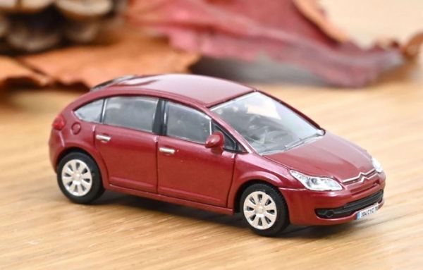 NOREV155496 - CITROEN C4 Berlina 2004 Rosso - 1