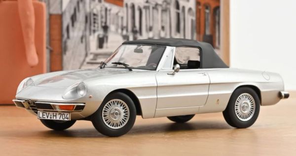 NOREV187884 - ALFA ROMEO 2000 Spider 1973 Grigio chiaro metallizzato - 1