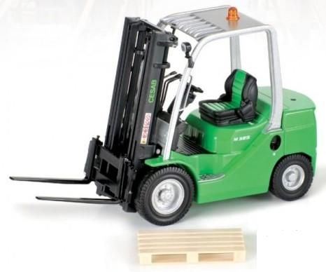 ROS00147 - Carrello elevatore CESAB M325 Con 1 pallet Scala: 1/23 - 1