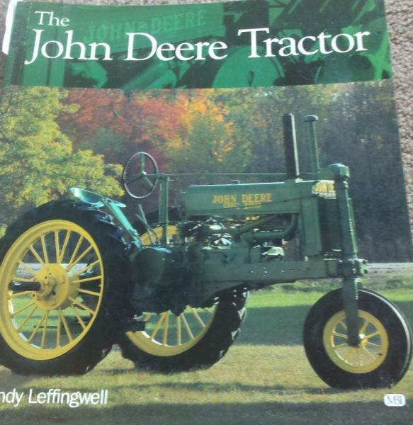 ERT1377 - Prenota su vecchi trattori JOHN DEERE in inglese - 1