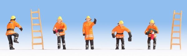 NOC15022 - Vigili del fuoco in abiti arancioni - 1