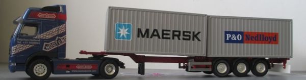 CON46124/01 - VOLVO FH16 4x2 NOOTEBOOM Con rimorchio portacontainer a 3 assi e container da 20 piedi P&O & MAERSK - 1