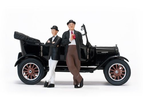 SUN1905 - FORD Modello T 1925 con figura LAUREL AND HARDY - 1