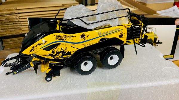 CW0149 - NEW HOLLAND YELLOW BULL Stampa - 1