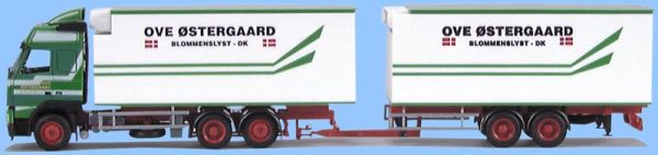 AWM5881.01 - Volvo 420 FH12 Globetrotter 6x4 rigido con rimorchio a 2 assi 
