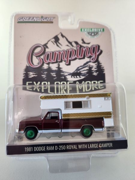 GREEN30409VERT - DODGE Ram D-250 Royal Red Pickup 1981 con grande camper Cerchioni Verdi della serie CAMPING in blister - 1