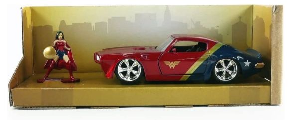 JAD33089 - 1972 PONTIAC Firebird con figura WONDER WOMAN - 1