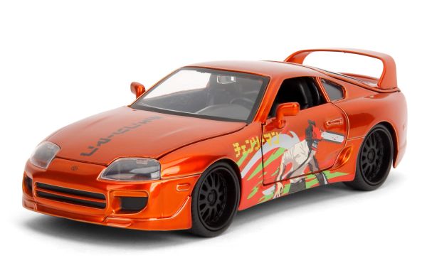 JAD35181 - TOYOTA Supra Arancione 1995 con la statuetta di Chainsaw Man - 1