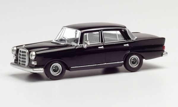 HER420457 - MERCEDES 200 nero - 1
