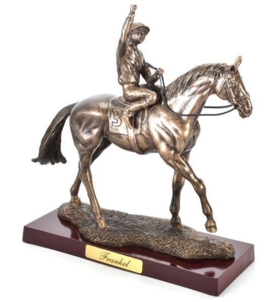 ATL4652108 - Statua del cavallo da corsa – Frankel - 1