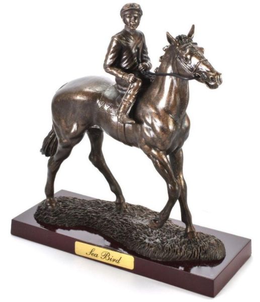 ATL4652112 - Statua del cavallo da corsa – Uccello marino - 1