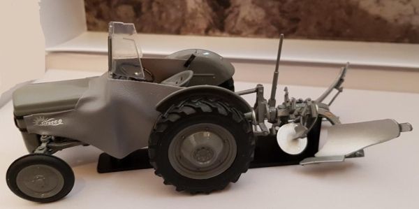 UH5364 - FERGUSON TE 20 con aratro RUMPSTAD - 1