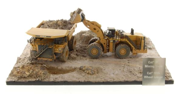 DCM85762 - Set - Pala CATERPILLAR 994K con dumper CATERPILLAR 797 - 1