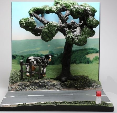 AKI0127 - Strada di campagna diorama con albero e mucca - 1