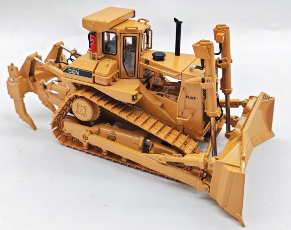 CCMD10-U - CATERPILLAR D10N Bulldozer con lama a U e ripper - Edizione limitata a 400 unità - 1