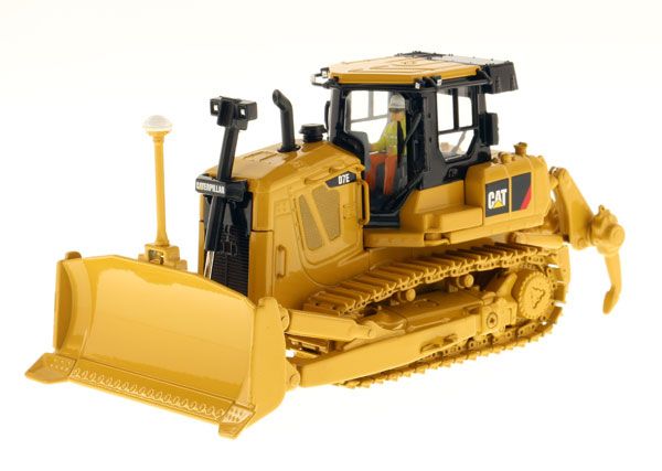DCM85224 - Bull CATERPILLAR D7E con driver e scatola metallica - 1