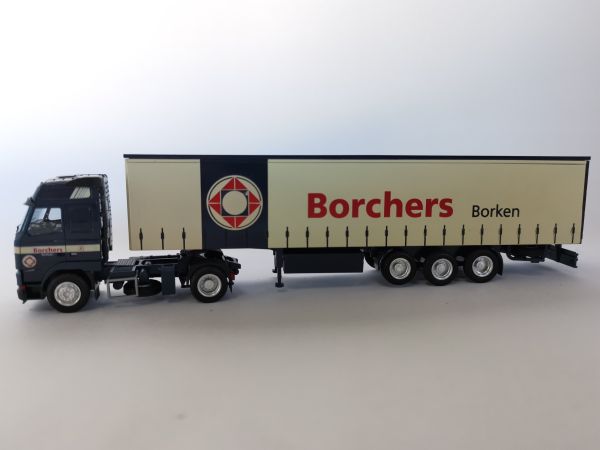 AWM70256 - VOLVO FH12 Globetrotter 4x2 Con 3 assi rimorchio telonato 