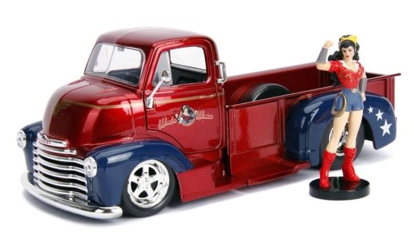 JAD253255010 - CHEVROLET Chevy 1952 DC Comics Wonder Woman camioncino con figura inclusa - 1