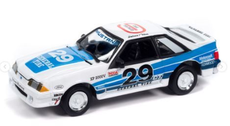 JLCT014-3B - 1988 FORD Mustang GT - Pneumatico Saleen General n. 29 blu e bianco della serie COLLECTOR TINS ​​del 2024, confezione blister 2024 - 1