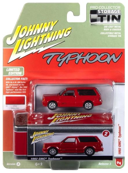 JLCT016A-B - GMC Typhoon del 1992, rosso, della serie COLLECTOR TINS 2025, ancora nella sua confezione originale. - 1