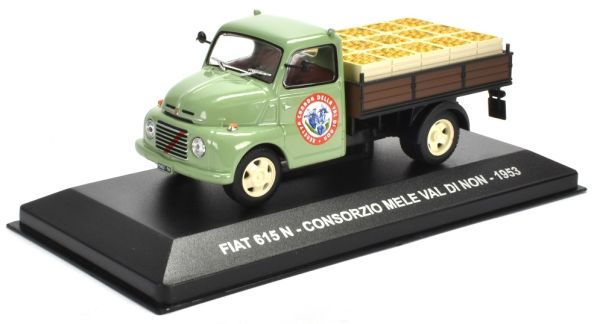 NET0031 - FIAT 615 N 1953 portavassoi con carico di frutta Ditta italiana Val Di Non - 1