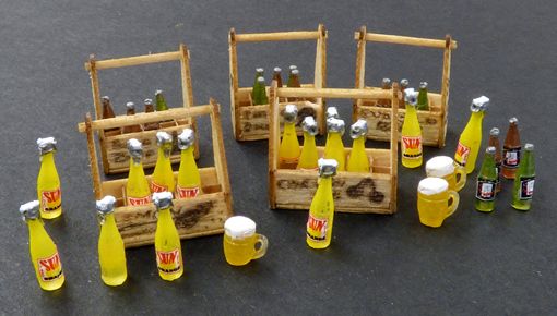 PLS422 - casse con bottiglie di soda e bicchieri in miniatura da assemblare e decalcomanie di vernice fornite - 1
