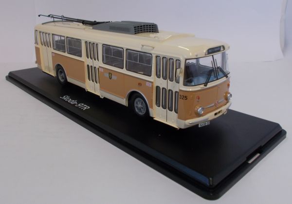 PRXPCL47068 - Autobus urbano elettrico SKODA 9TR Gera crema e marrone - 1