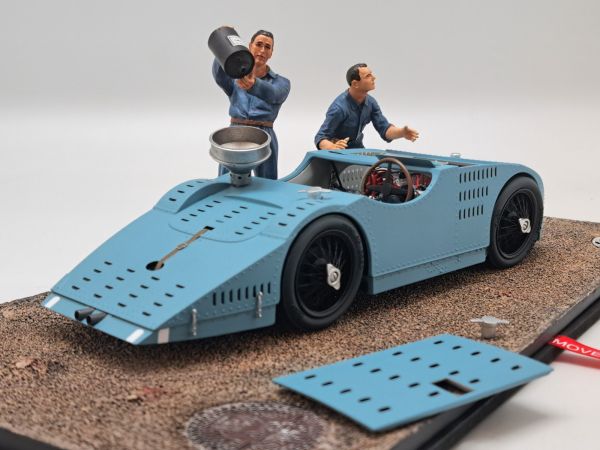 PANTHEON025 - BUGATTI Type 32 - CARRO ARMATO - Gran Premio dell'ACF Tours 1923 Cofano aperto con 2 figurini e decalcomanie - 1