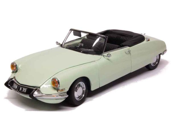 SUN4745 - CITROEN DS 19 cabriolet bianca 1961 - 1
