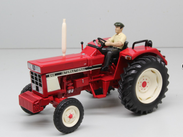 REP159 - INTERNATIONAL 644 2 ruote con conducente - 1