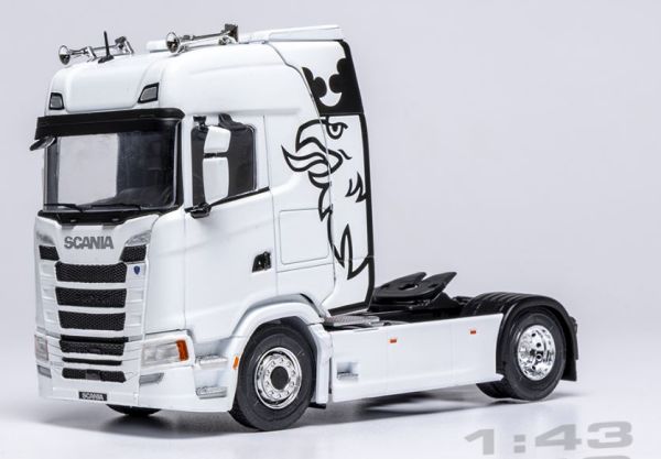 IXOTR234.22 - 2020 Scania serie S decorata in bianco 4x2 - 1