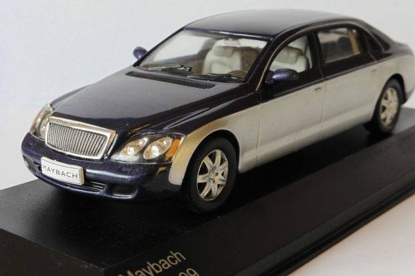 WBX110 - MAYBACH 62 2009 blu limousine grigie laterali - 1