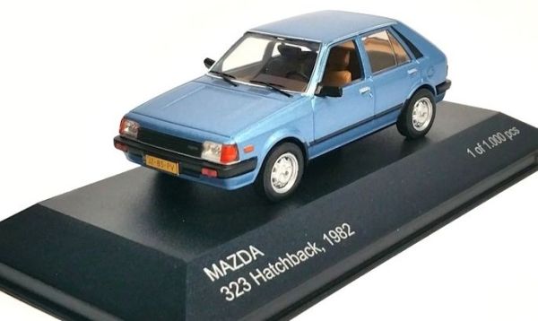 WBX209 - MAZDA 323 Hatchback 1982 metallo blu - 1