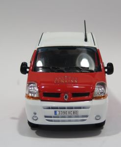 ELI114402 - RENAULT Master - Cirque Arlette GRUSS 2011 rosso