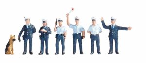 NOC15091 - 6 agenti di polizia in uniforme blu