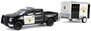 GREEN32315-C - CHEVROLET Silverado 2023 Polizia della California con rimorchio della serie HOT PURSUIT in blister