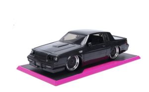 JAD36027 - Buick Grand National del 1987, nero metallizzato, documenti rosa