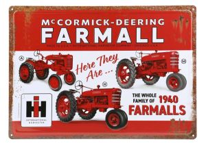 42051 - Insegna in metallo della famiglia FARMALL, 1940 - 43x30 cm
