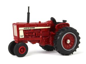 ERT44447 - FARMALL 806 in blister