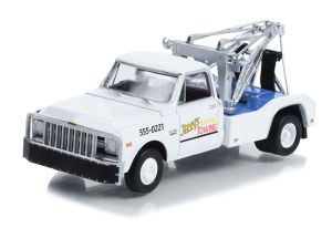 GREEN44965-B - CHEVROLET C-30 Dually Wrecker JERRYS Towing 1969 della serie FALL GUY in blister