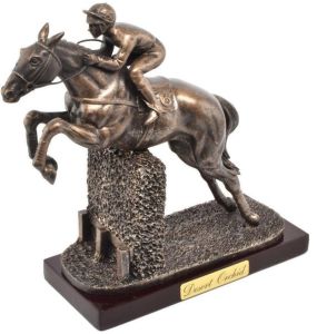 ATL4652102 - Statua del cavallo da corsa - Orchidea del deserto