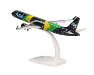 HER613682 - Aereo di linea AIRBUS A321neo Azul Brazilian Airlines Livrea con bandiera brasiliana