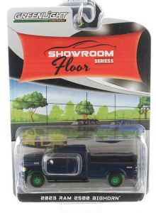 GREEN68050-AVERT - Cerchi DODGE Ram 2500 Bighorn Blue del 2023 con serie SHOWROOM FLOOR verdi in confezione blister