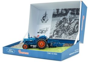 UH6377 - FORDSON Super Dexta con RANSOMES TS 54A 2 Corps Plough - limitata a 1000 copie.