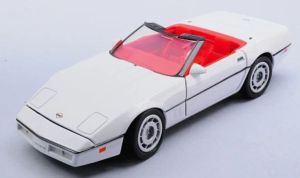 MMAX73298WH - Chevrolet Corvette del 1986, bianca