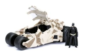 JAD98543 - Batmobile Trumble Camo con BATMAN