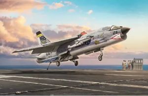 ITA1456 - Costruisci e dipingi il caccia F-8E Crusader